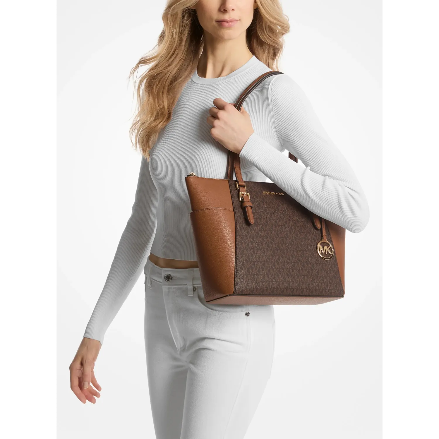 MK CHARLOTTE LG TZ TOTE BROWN